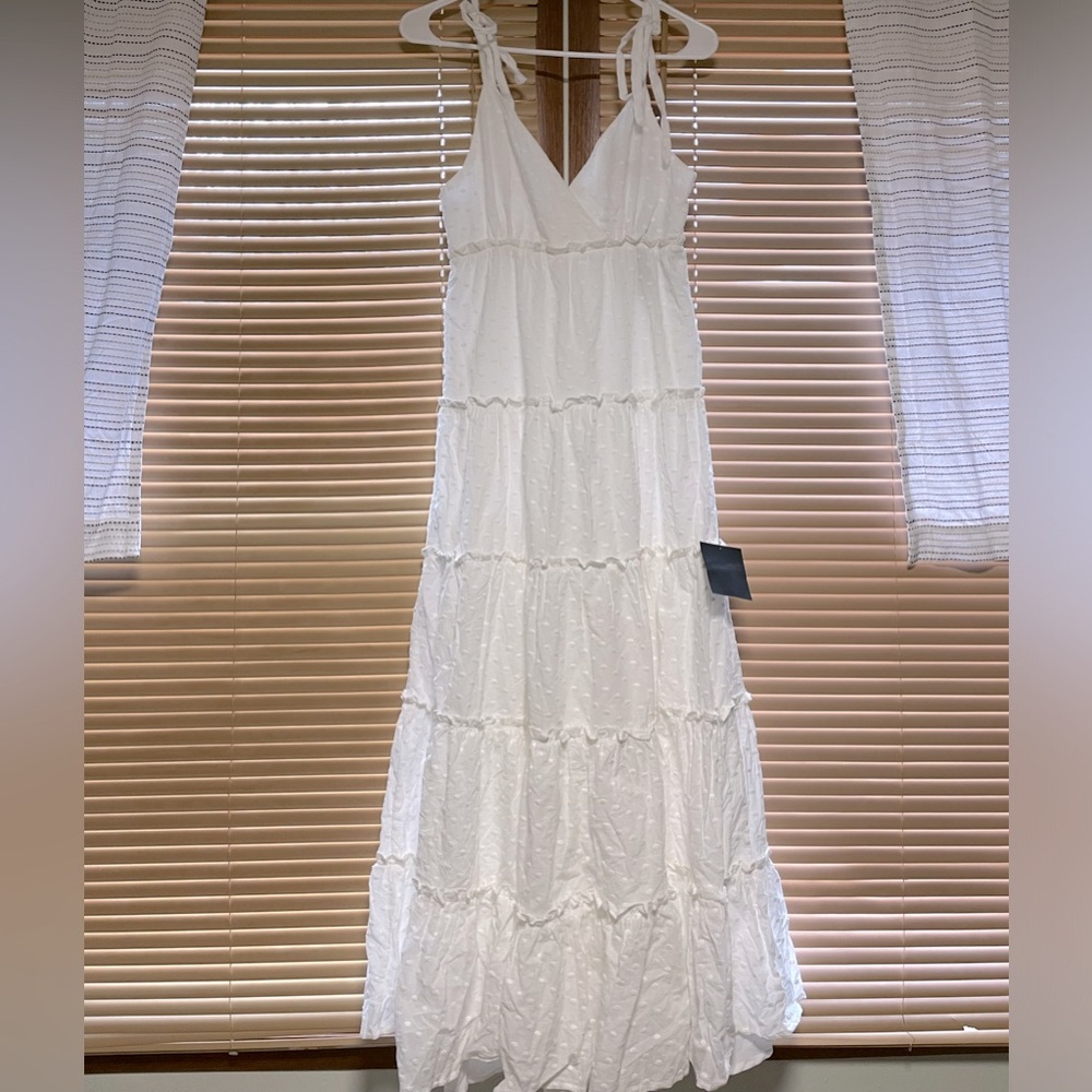 Long white summer dress! 🤍🤍